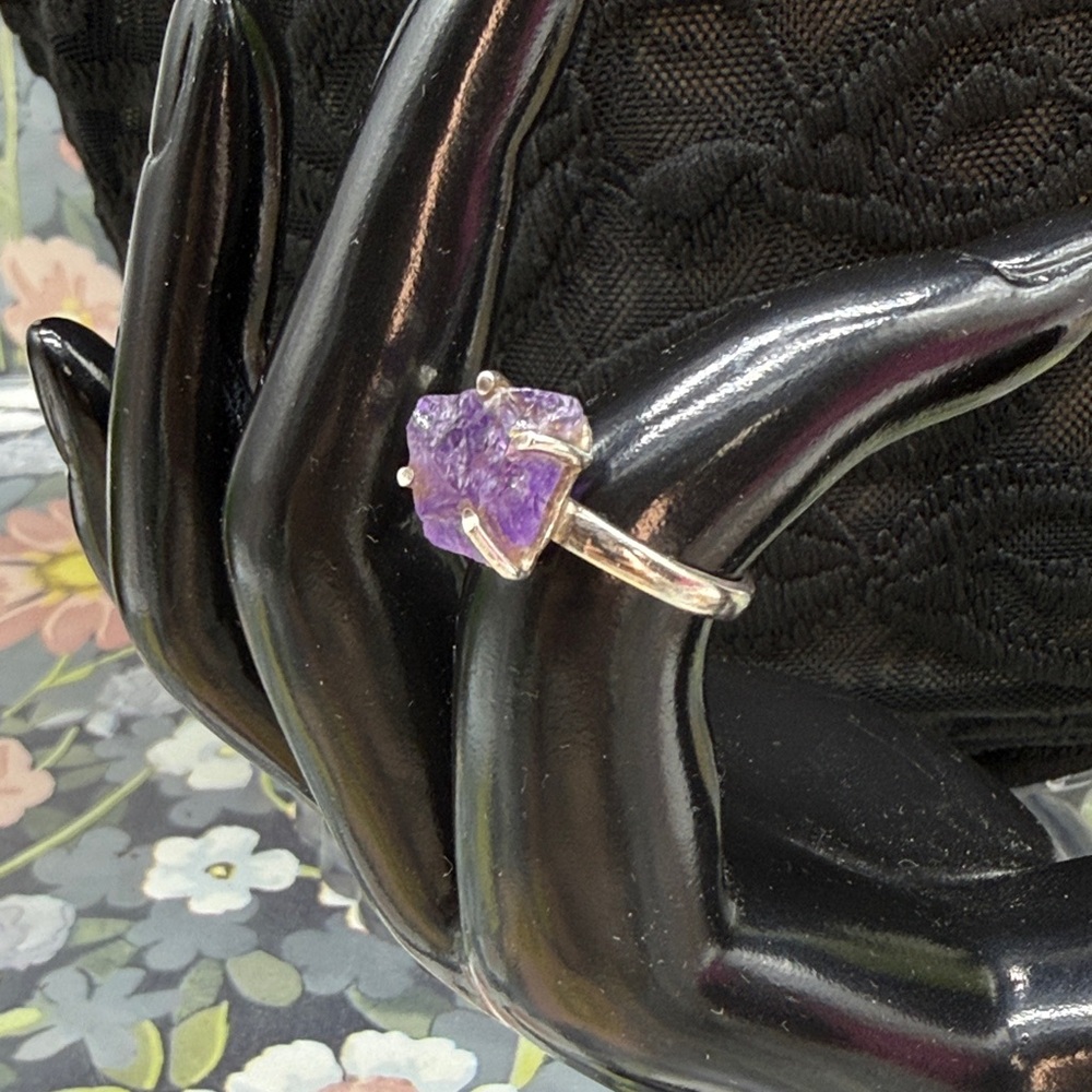 Vintage 2 carat raw amethyst set in sterling silver ring size 6